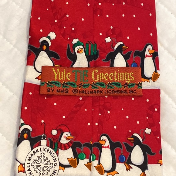 CHRISTMAS SILK TIE PENGUINS DANCING CHRISTMAS GREETINGS by MMG HALLMARK - Picture 5 of 6